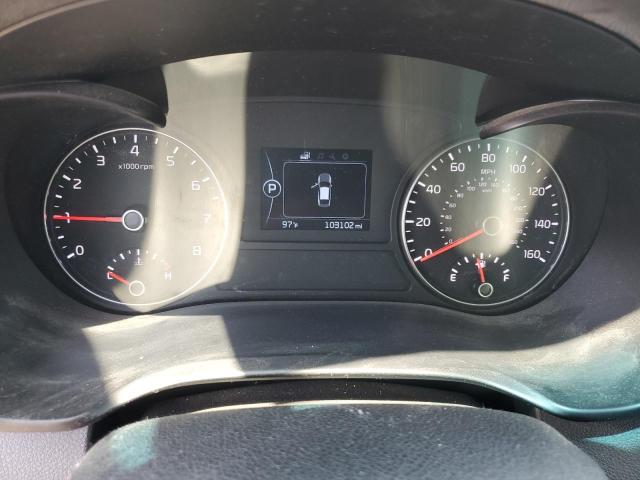 5XXGT4L3XJG258416 - 2018 KIA OPTIMA LX Серебристый фото 9