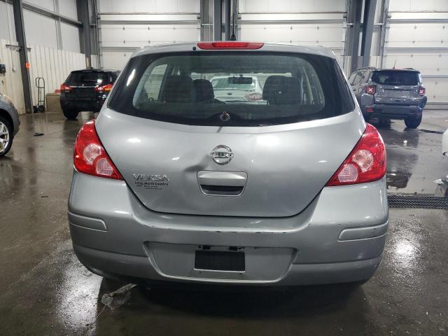 3N1BC1CP8BL445190 - 2011 NISSAN VERSA S GRAY photo 6