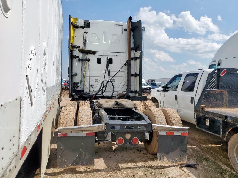 3AKJGLD51GSGT4305 - 2016 FREIGHTLINER CASCADIA 1 WHITE photo 3