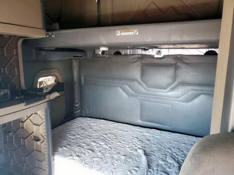 3AKJGLD51GSGT4305 - 2016 FREIGHTLINER CASCADIA 1 WHITE photo 6