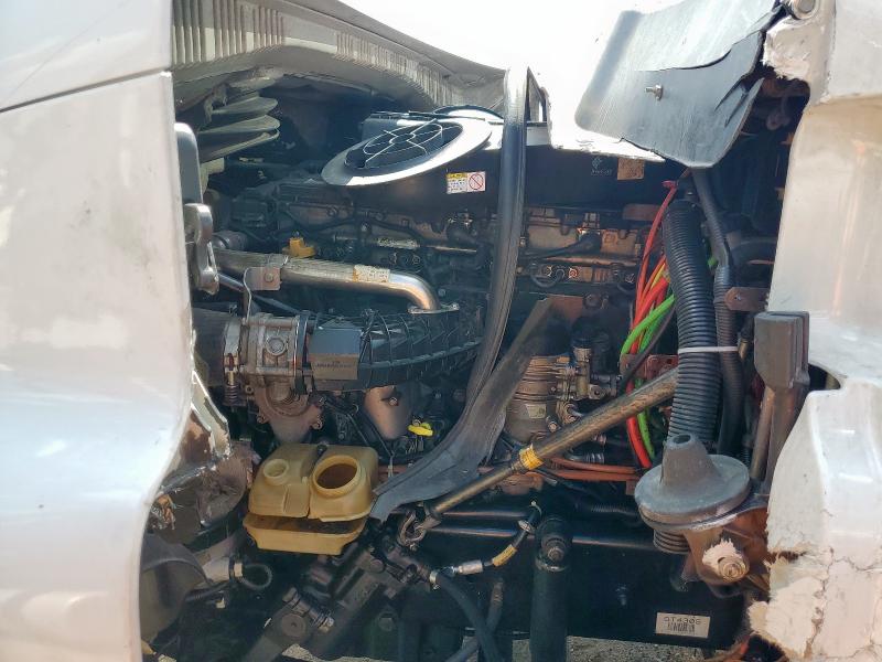 3AKJGLD51GSGT4305 - 2016 FREIGHTLINER CASCADIA 1 WHITE photo 7