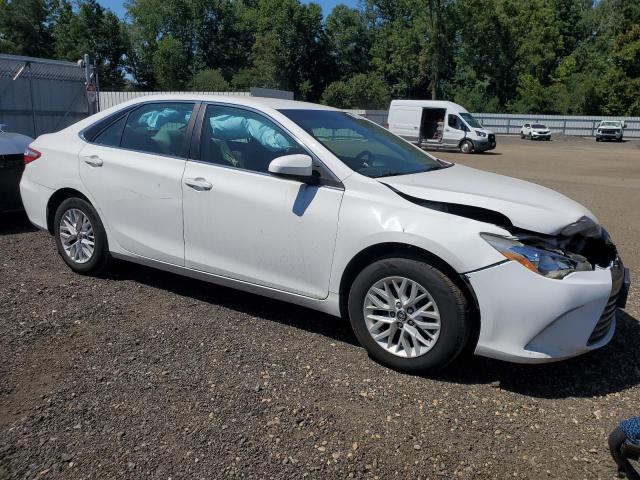 4T1BF1FK5HU368499 - 2017 TOYOTA CAMRY LE WHITE photo 4
