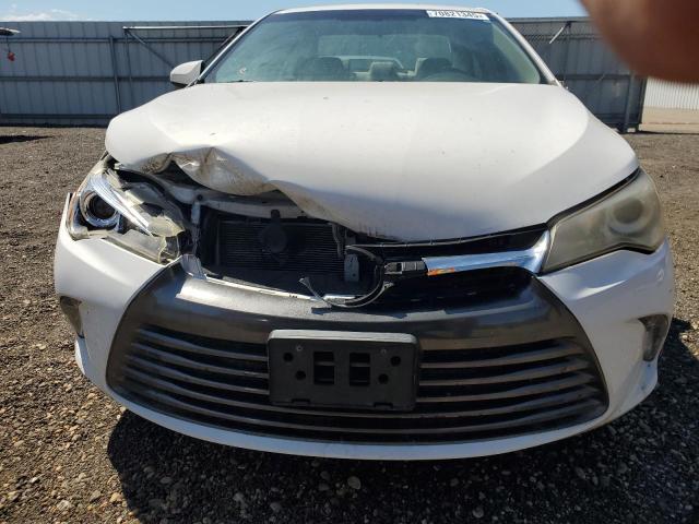 4T1BF1FK5HU368499 - 2017 TOYOTA CAMRY LE WHITE photo 5