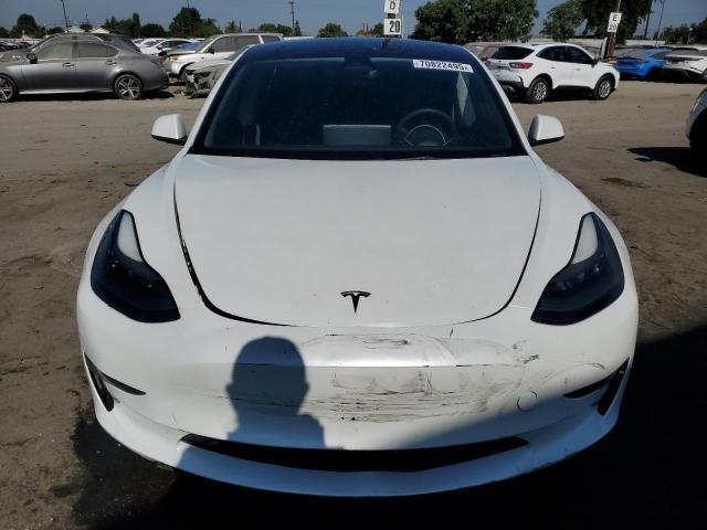 5YJ3E1EA1PF420481 - 2023 TESLA MODEL 3 Weiß Foto 5