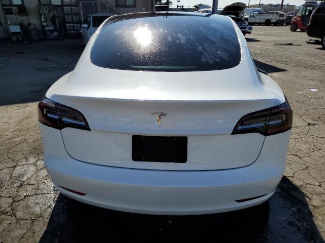5YJ3E1EA1PF420481 - 2023 TESLA MODEL 3 Weiß Foto 6