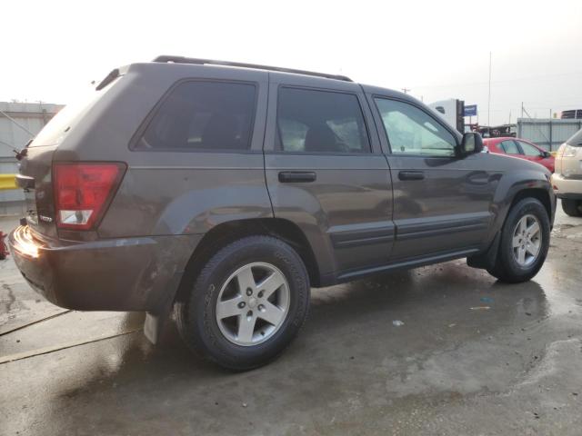 1J4GR48K85C715383 - 2005 JEEP GRAND CHER LAREDO Qəhvəyi foto 3