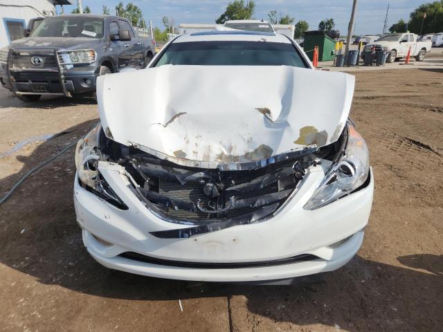 5NPEC4AC1DH803020 - 2013 HYUNDAI SONATA SE WHITE photo 5
