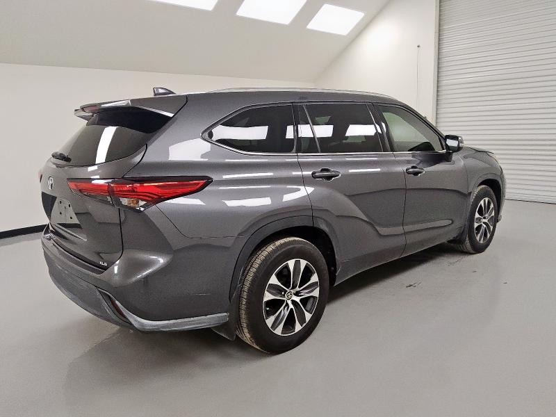 5TDGZRAH0LS505244 - 2020 TOYOTA HIGHLANDER XLE Сірий фото 3