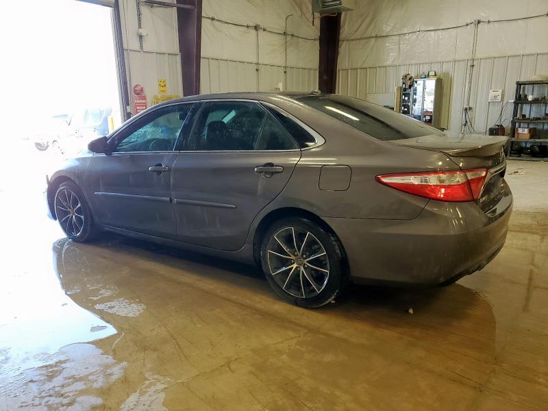 4T1BF1FK3FU031116 - 2015 TOYOTA CAMRY LE GRAY photo 2