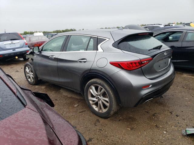 SJKCH5CP0JA042155 - 2018 INFINITI QX30 BASE GRAY photo 2