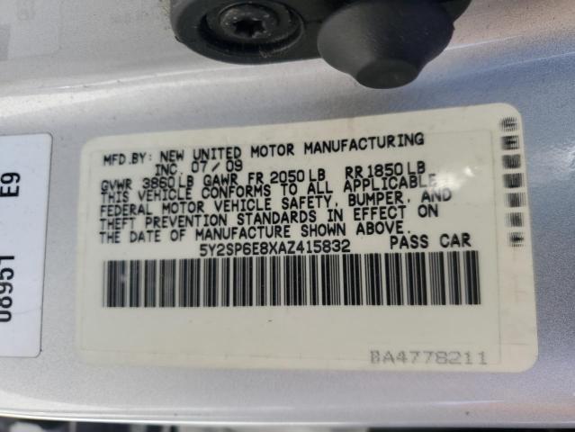 5Y2SP6E8XAZ415832 - 2010 PONTIAC VIBE SILVER photo 12