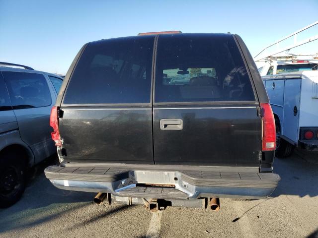 3GNGK26RXWG104422 - 1998 CHEVROLET SUBURBAN K2500 BLACK photo 6