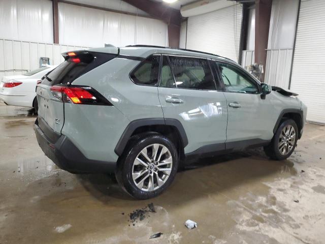 2T3A1RFVXLW086586 - 2020 TOYOTA RAV4 XLE PREMIUM GRAY photo 3