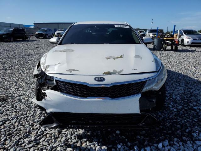 5XXGT4L36KG345599 - 2019 KIA OPTIMA LX WHITE photo 5