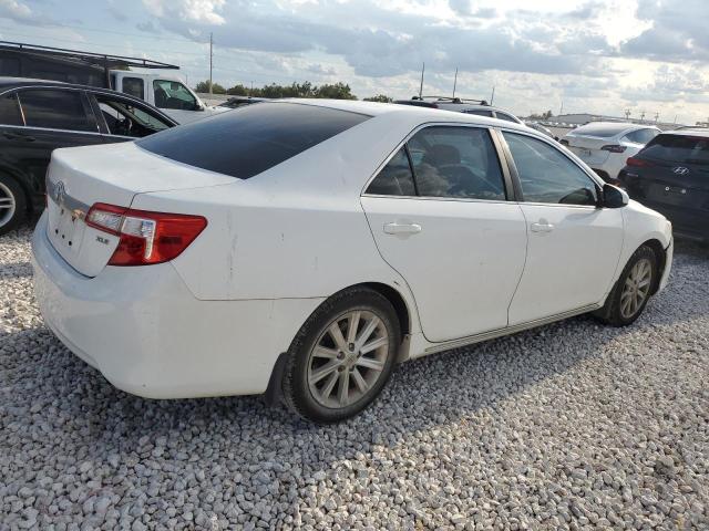 4T4BF1FK6DR278519 - 2013 TOYOTA CAMRY L WHITE photo 3