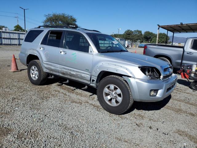 JTEZU14R678077604 - 2007 TOYOTA 4RUNNER SR5 银色 照片 4