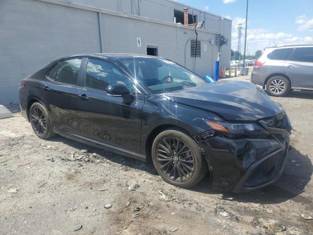 4T1T11AK6NU022189 - 2022 TOYOTA CAMRY SE შავი ფოტო 4