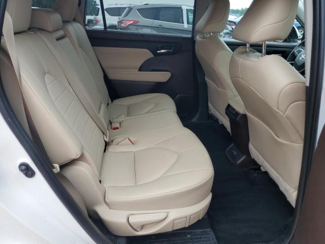 5TDGZRAHXNS094356 - 2022 TOYOTA HIGHLANDER XLE WHITE photo 11