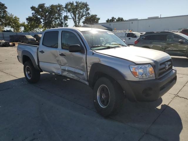 3TMJU62N28M068345 - 2008 TOYOTA TACOMA DOUBLE CAB PRERUNNER SILVER photo 4