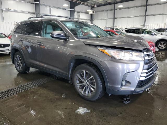 5TDJZRFHXKS605509 - 2019 TOYOTA HIGHLANDER SE GRAY photo 4