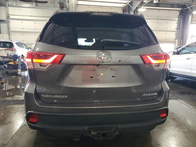 5TDJZRFHXKS605509 - 2019 TOYOTA HIGHLANDER SE GRAY photo 6