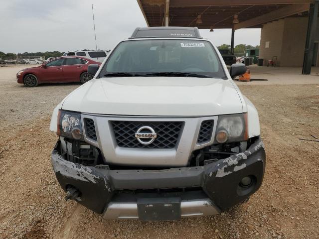 5N1AN0NWXFN664929 - 2015 NISSAN XTERRA X WHITE photo 5