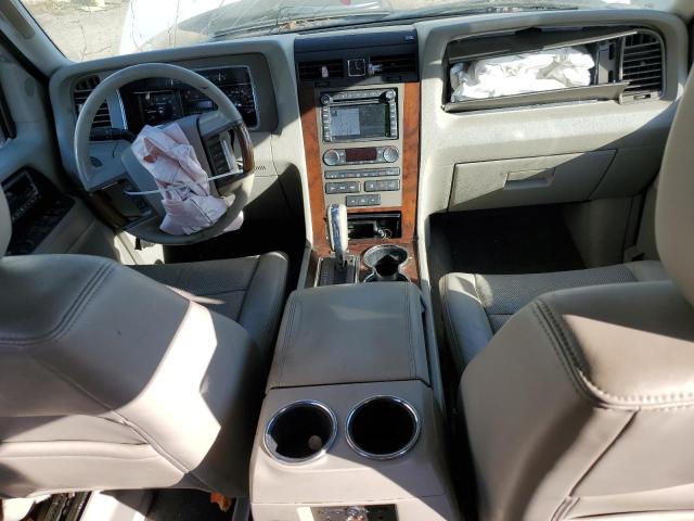 5LMJJ2J51DEL00896 - 2013 LINCOLN NAVIGATOR თეთრი ფოტო 8