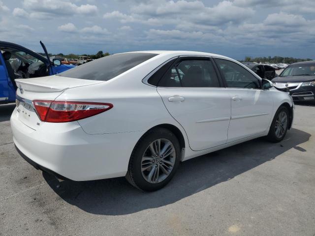 4T1BF1FK9FU088212 - 2015 TOYOTA CAMRY LE თეთრი ფოტო 3