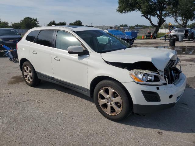 YV4952DL4D2381190 - 2013 VOLVO XC60 3.2 WHITE photo 4