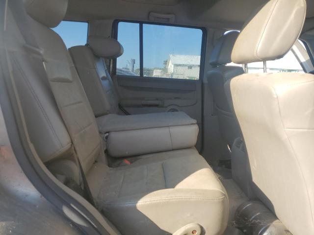 1J8HG48N76C246548 - 2006 JEEP COMMANDER TAN photo 11