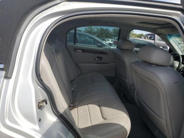 1LNHM82W3XY648351 - 1999 LINCOLN TOWN CAR SIGNATURE ვერცხლისფერი ფოტო 10