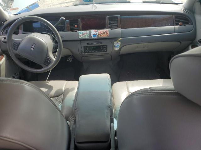 1LNHM82W3XY648351 - 1999 LINCOLN TOWN CAR SIGNATURE ვერცხლისფერი ფოტო 8