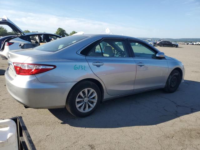 4T1BF1FK1FU098085 - 2015 TOYOTA CAMRY LE SILVER photo 3