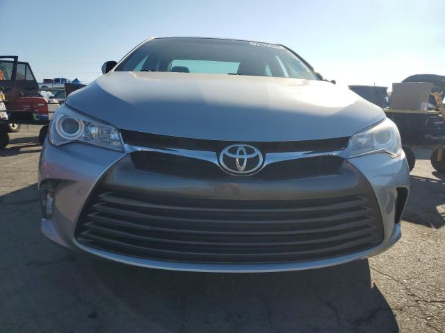 4T1BF1FK1FU098085 - 2015 TOYOTA CAMRY LE SILVER photo 5