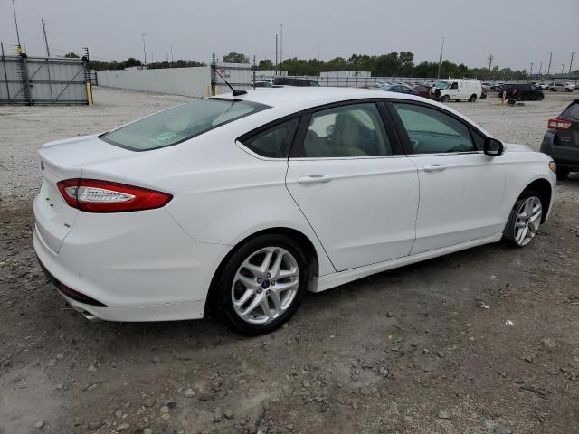 3FA6P0H70GR303397 - 2016 FORD FUSION SE WHITE photo 3