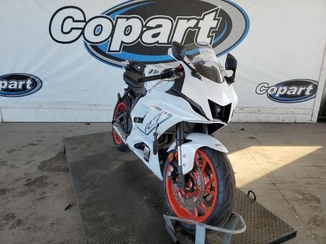 JYARM38E7PA005421 - 2023 YAMAHA YZFR7 WHITE photo 1