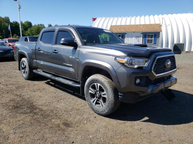 3TMDZ5BN8JM046896 - 2018 TOYOTA TACOMA DOUBLE CAB GRAY photo 4