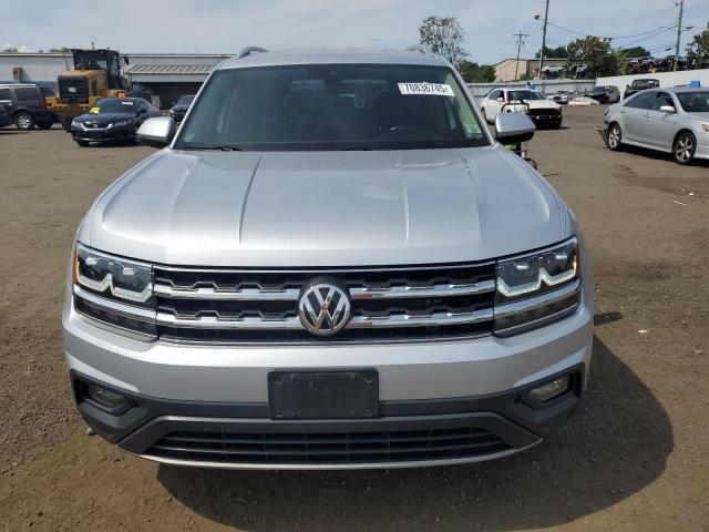 1V2LR2CA6JC560512 - 2018 VOLKSWAGEN ATLAS SE Srebrny zdjęcie 5