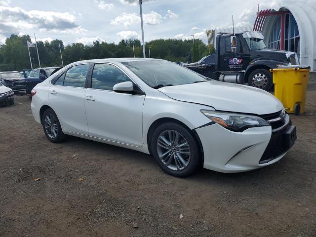 4T1BF1FK3FU485768 - 2015 TOYOTA CAMRY LE WHITE photo 4