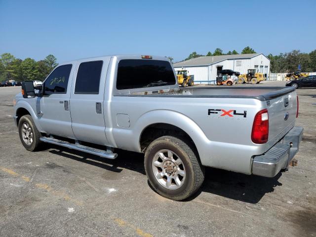 AL11AN00910979837 - 2011 FORD F-250 SILVER photo 2