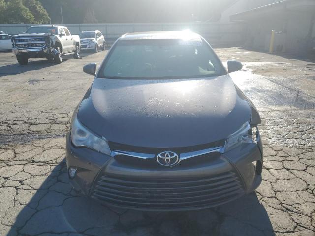 4T4BF1FKXGR569433 - 2016 TOYOTA CAMRY LE 灰色 照片 5