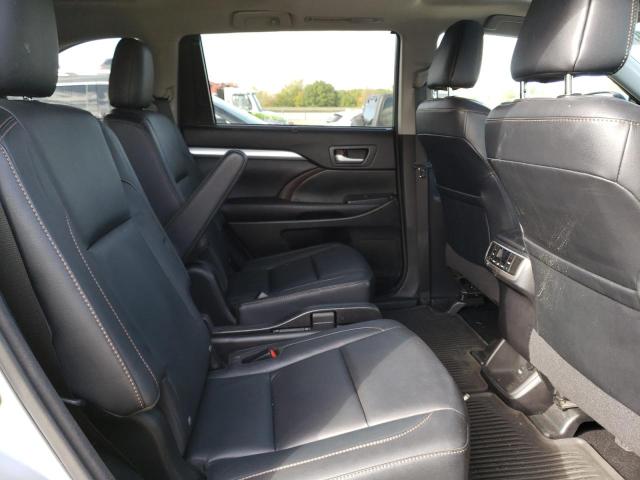 5TDJKRFH9GS328640 - 2016 TOYOTA HIGHLANDER XLE SILVER photo 11