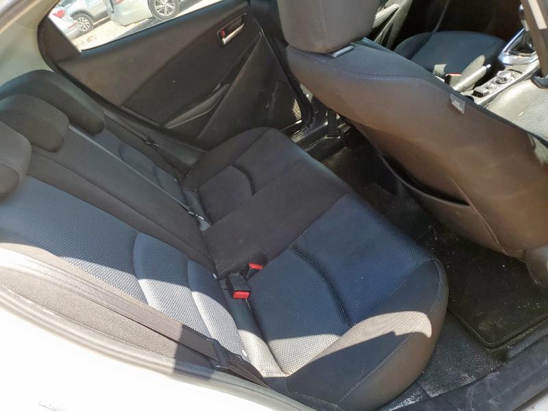 3MYDLBZV1GY109488 - 2016 TOYOTA SCION IA WHITE photo 10