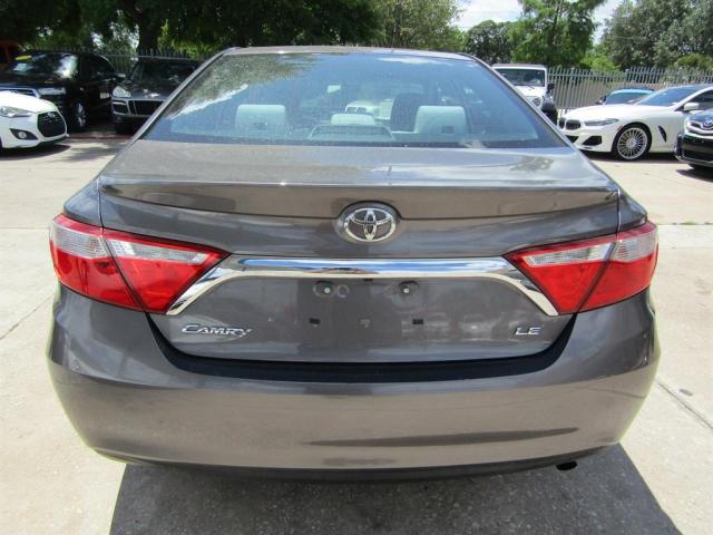 4T4BF1FK6FR4831XX - 2015 TOYOTA CAMRY LE GRAY photo 3