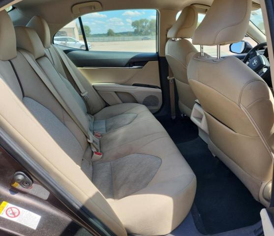 4T1B11HK2KU772699 - 2019 TOYOTA CAMRY L BROWN photo 10