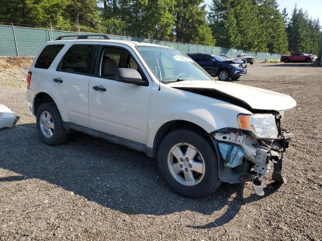 1FMCU93G49KB95614 - 2009 FORD ESCAPE XLT WHITE photo 4