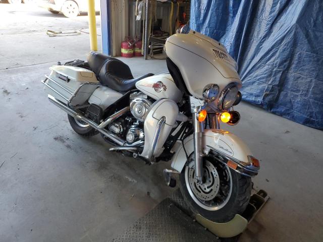 1HD1FC4127Y677584 - 2007 HARLEY-DAVIDSON FLHTCUI თეთრი ფოტო 1