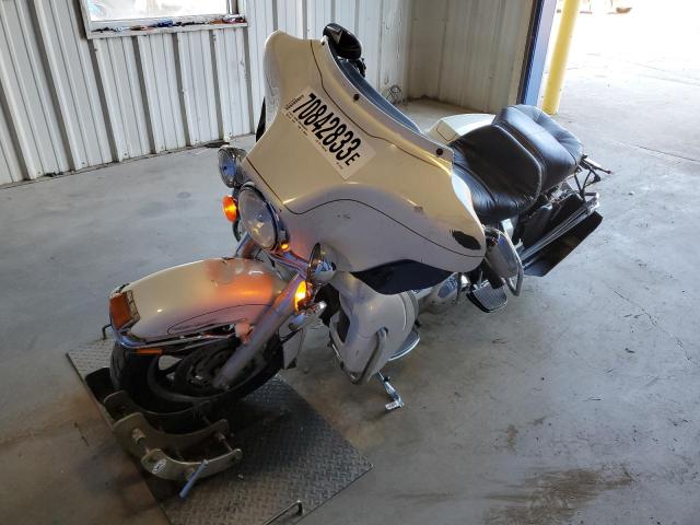 1HD1FC4127Y677584 - 2007 HARLEY-DAVIDSON FLHTCUI თეთრი ფოტო 2