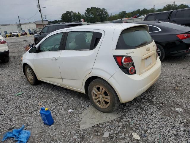 1G1JC6SH2F4195997 - 2015 CHEVROLET SONIC LT თეთრი ფოტო 2