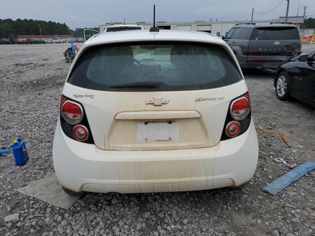1G1JC6SH2F4195997 - 2015 CHEVROLET SONIC LT თეთრი ფოტო 6